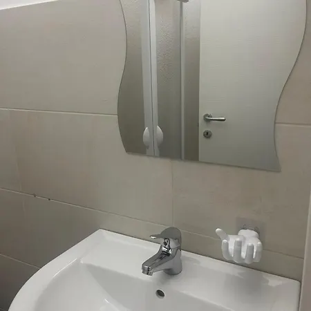 Alojamento de Acomodação e Pequeno-almoço La Di Alice 3*